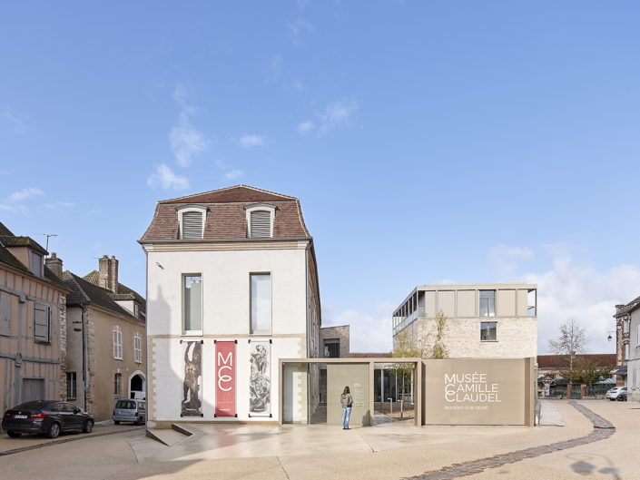 Musée Camille Claudel, Nogent-sur-Seine, Frankreich Wadi - Model Annett || Guido Erbring, Architekturfotograf und Drohnenfotograf, Köln Deutschland || Architekturfotografie || Architectural Photography || Drohnenfotografie || Drone Photography