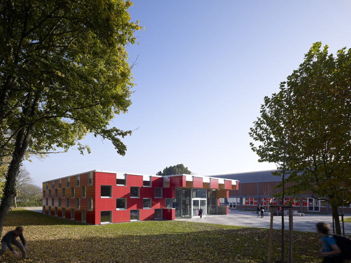 Kantine Gesamtschule Salmtal, Deutschland || Guido Erbring, Architekturfotograf und Drohnenfotograf, Köln Deutschland || Architekturfotografie || Architectural Photography || Drohnenfotografie || Drone Photography