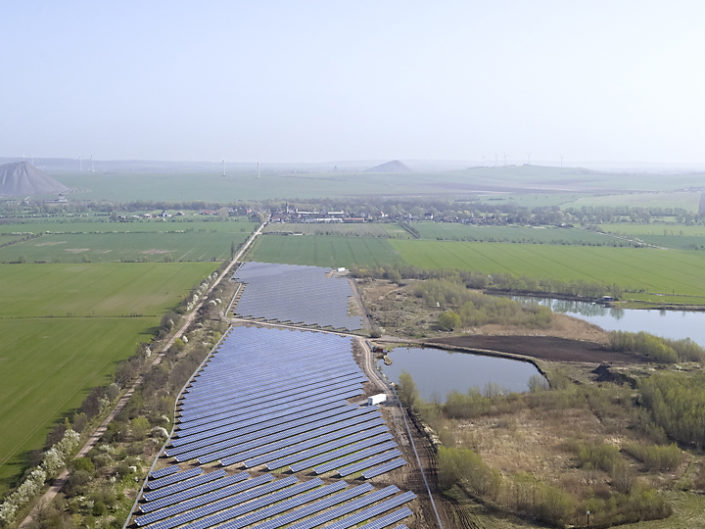 Solarpark Katharinenrieth, Deutschland || Guido Erbring, Architekturfotograf und Drohnenfotograf, Köln Deutschland || Architekturfotografie || Architectural Photography || Drohnenfotografie || Drone Photography