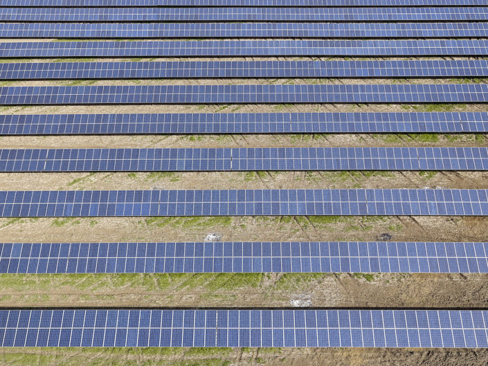 Solarpark Katharinenrieth, Deutschland || Guido Erbring, Architekturfotograf und Drohnenfotograf, Köln Deutschland || Architekturfotografie || Architectural Photography || Drohnenfotografie || Drone Photography