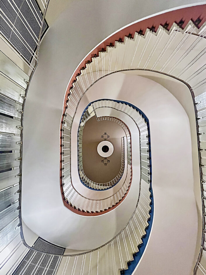 Treppenauge, Oper Wuppertal || Guido Erbring, Architekturfotograf und Drohnenfotograf, Köln Deutschland || Architekturfotografie || Architectural Photography || Drohnenfotografie || Drone Photography