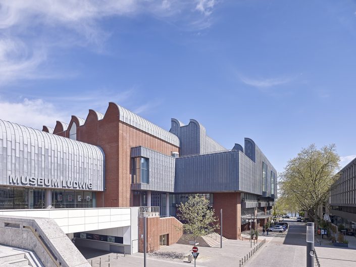 Philharmonie Köln, Aussenaufnahmen des Konzerthaus in Köln Deutschland || Guido Erbring, Architekturfotograf und Drohnenfotograf, Köln